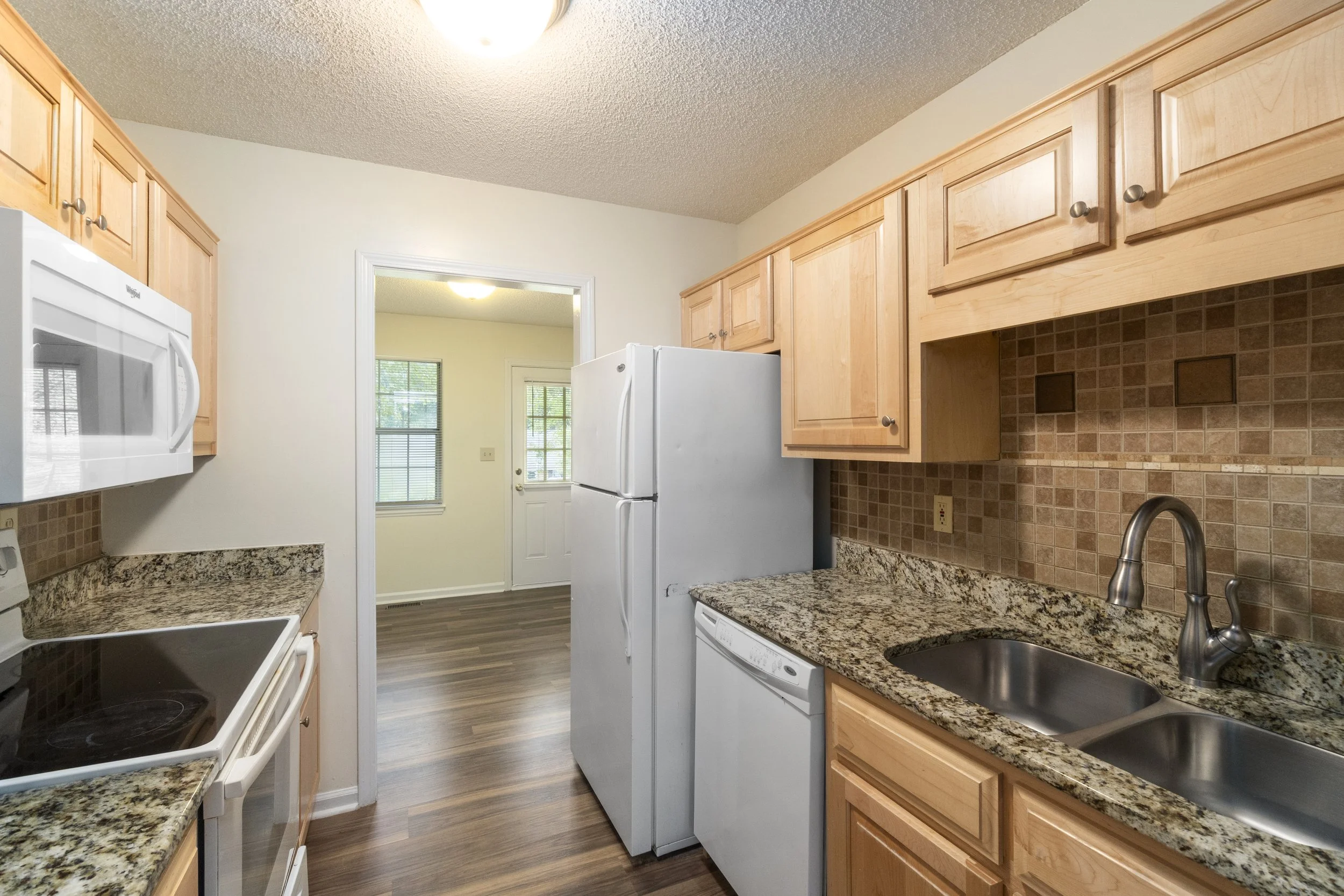 Cross Creek Apartments — Green Properties Management Cross Creek Apartments — Green Properties Management